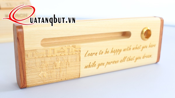 Bút gỗ khắc tên làm quà tặng